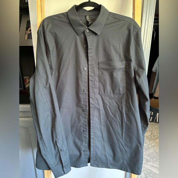 Lulu Lemon Button Down - Picture 1 of 5